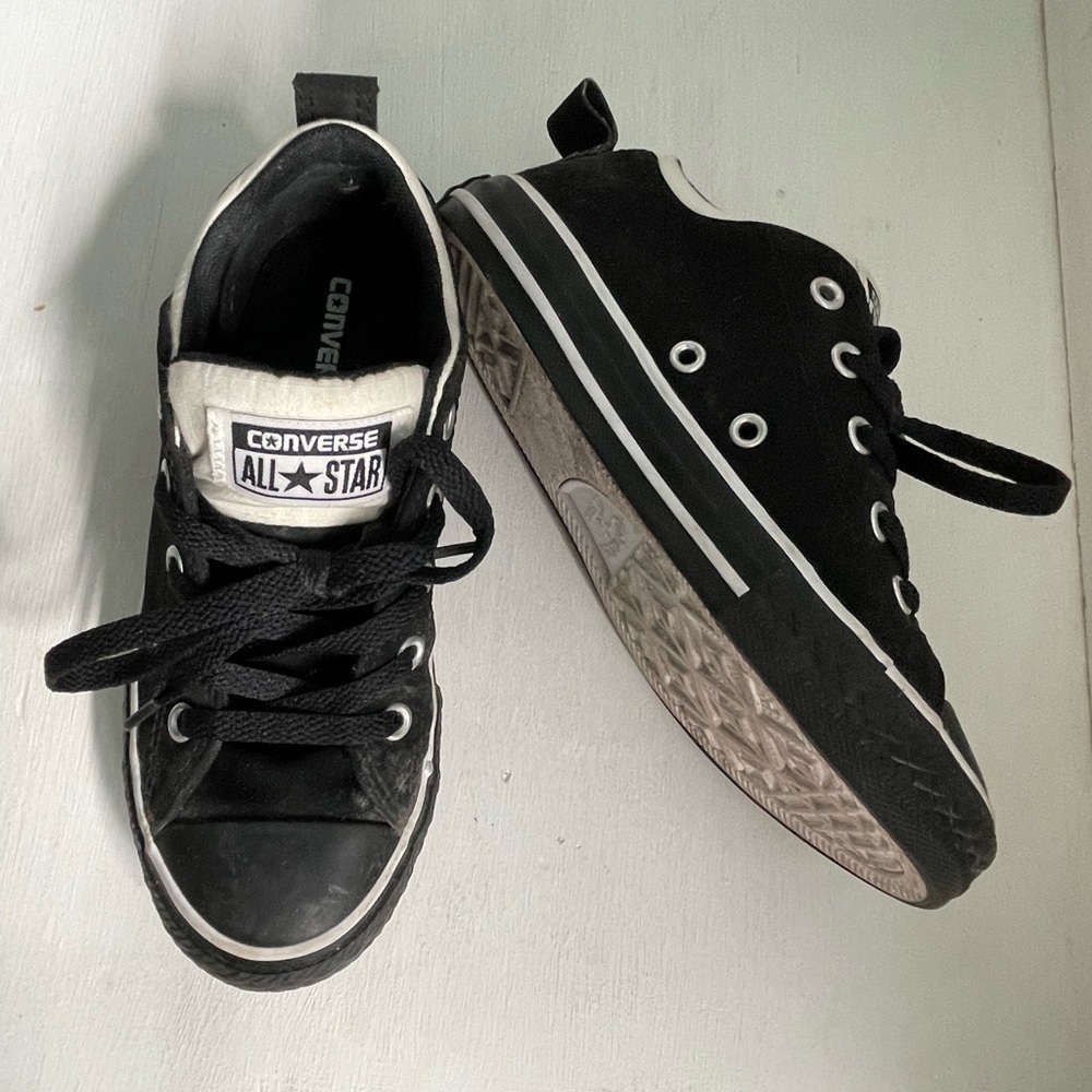 Converse, children’s size 1, barely warn